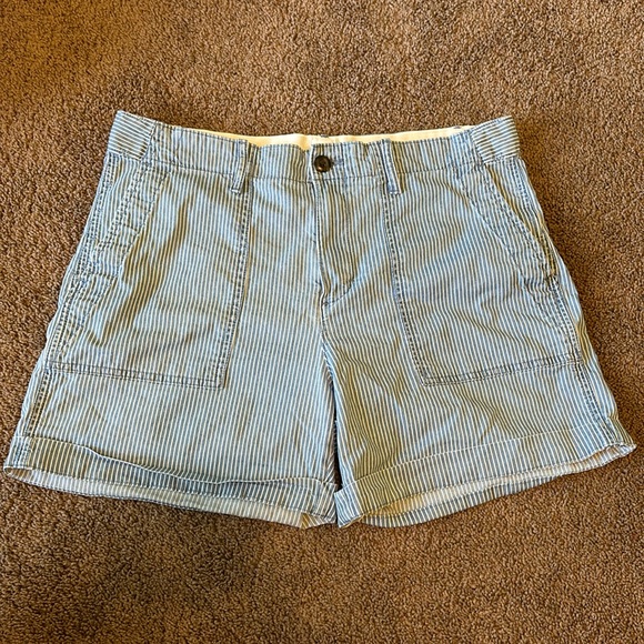 Gap Khaki Shorts, light Jean color with white stripes, size 8, lightly worn. - Picture 2 of 4